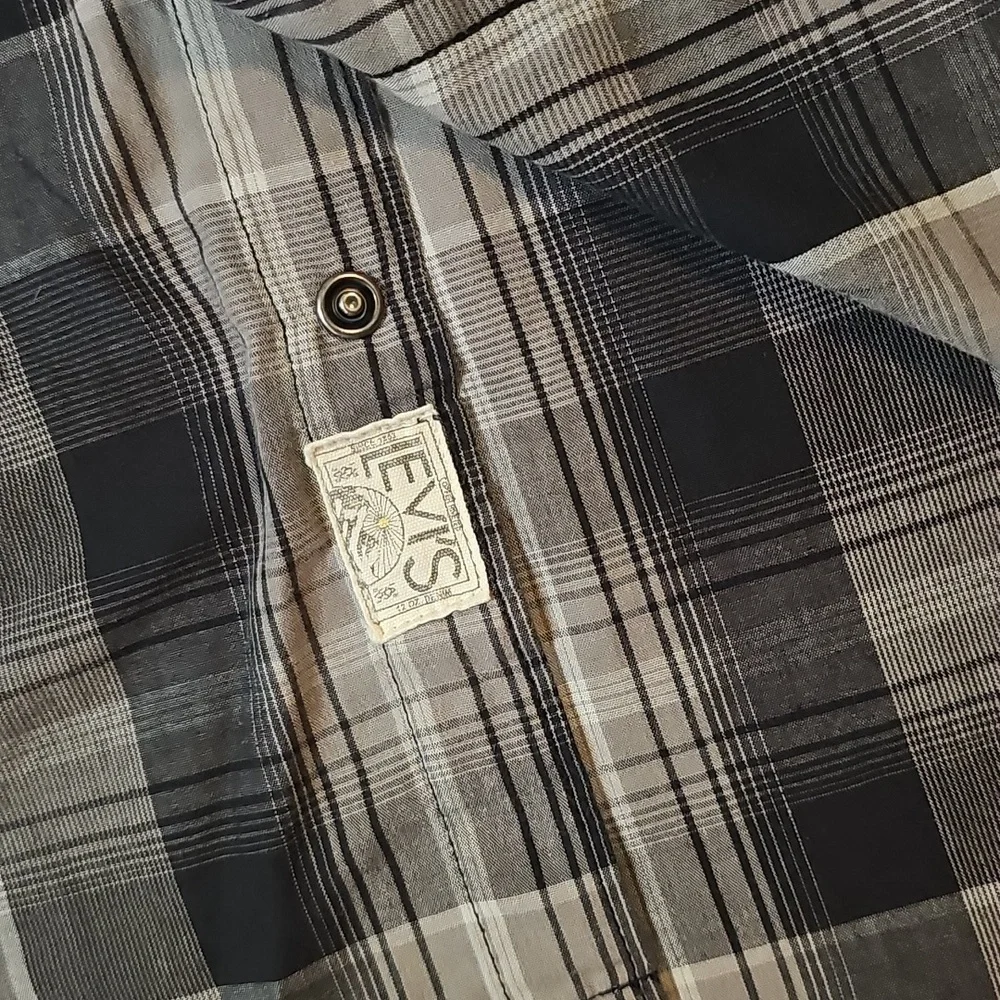 Levi's Modern long sleeve snap-up plaid shirt size S